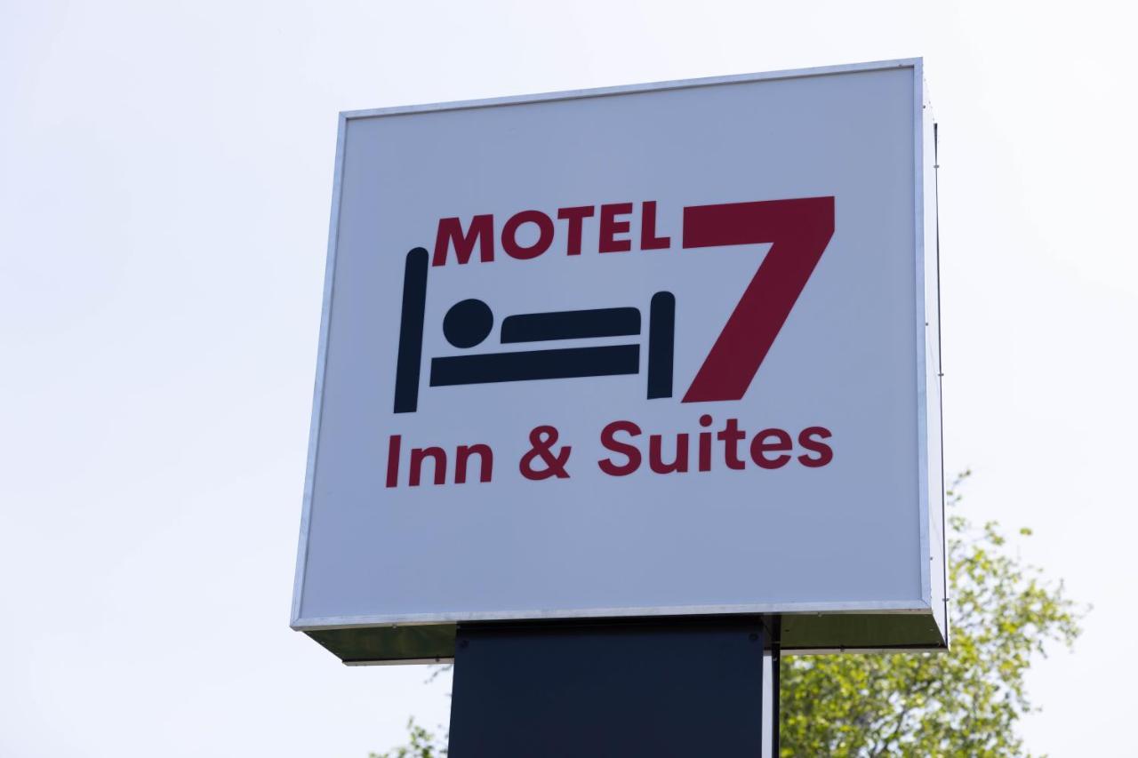 Motel 7 Inn & Suites Beresford Εξωτερικό φωτογραφία