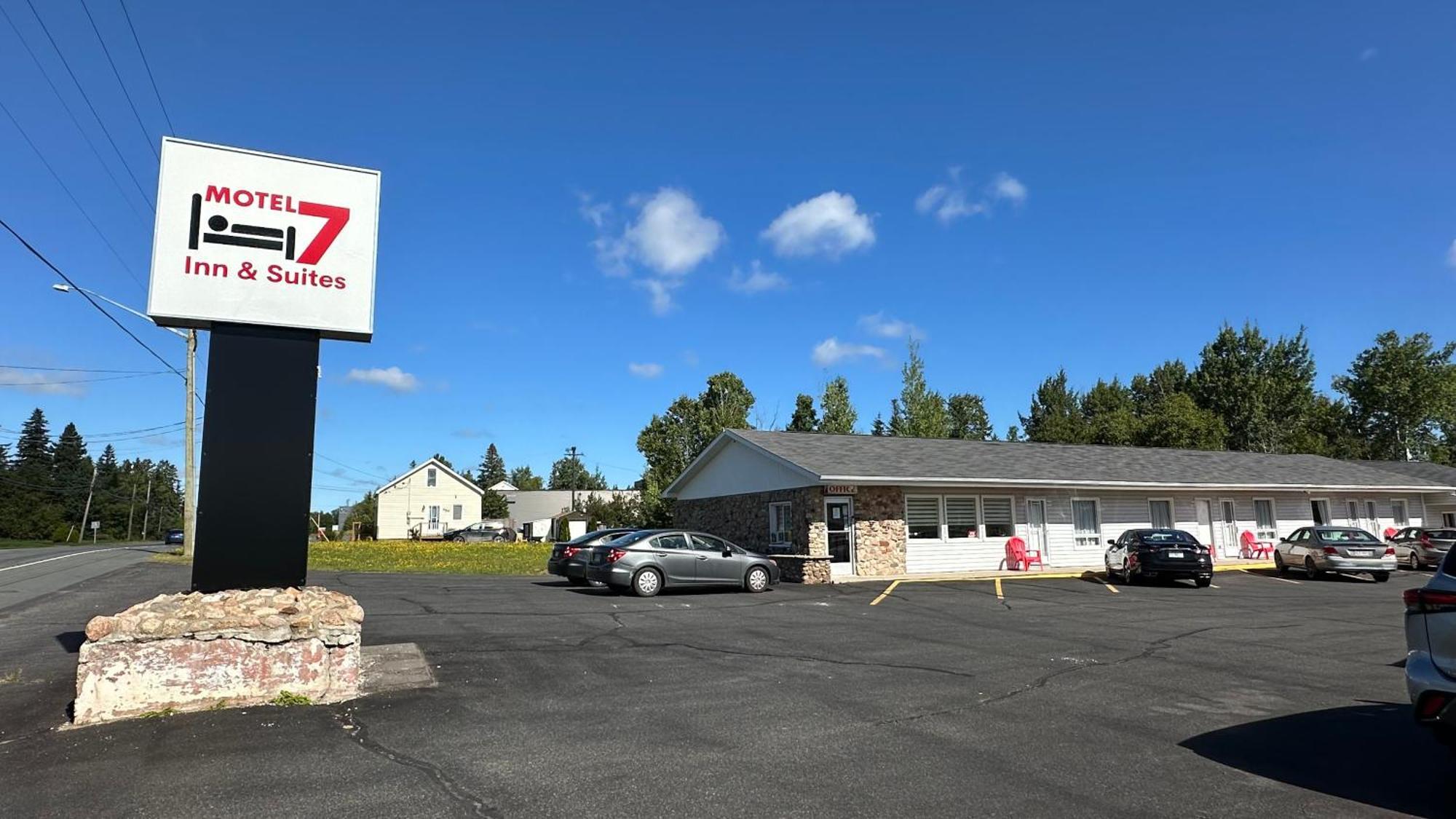 Motel 7 Inn & Suites Beresford Εξωτερικό φωτογραφία