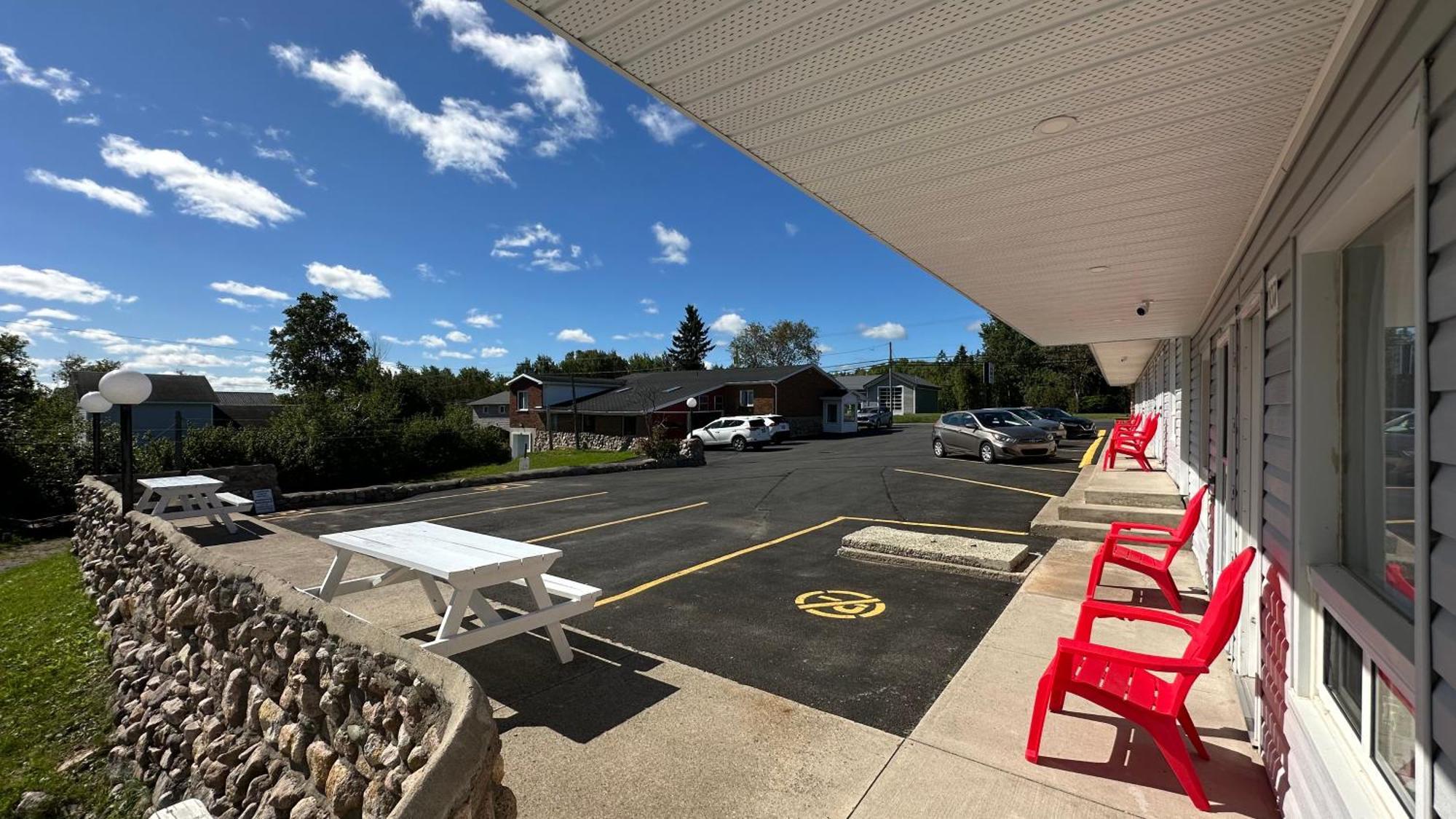 Motel 7 Inn & Suites Beresford Εξωτερικό φωτογραφία