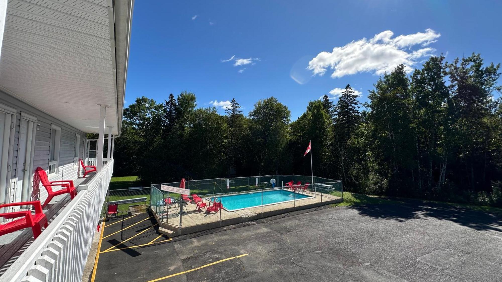 Motel 7 Inn & Suites Beresford Εξωτερικό φωτογραφία