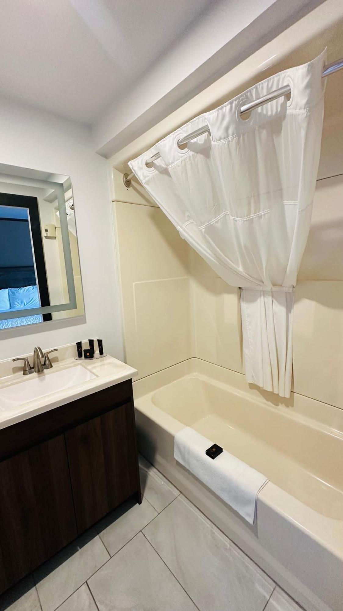 Motel 7 Inn & Suites Beresford Εξωτερικό φωτογραφία